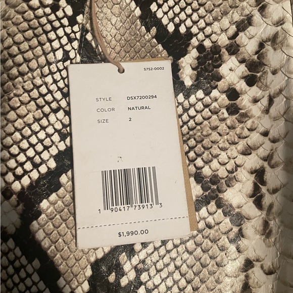 Micheal Kors leather mini skirt - Picture 5 of 7